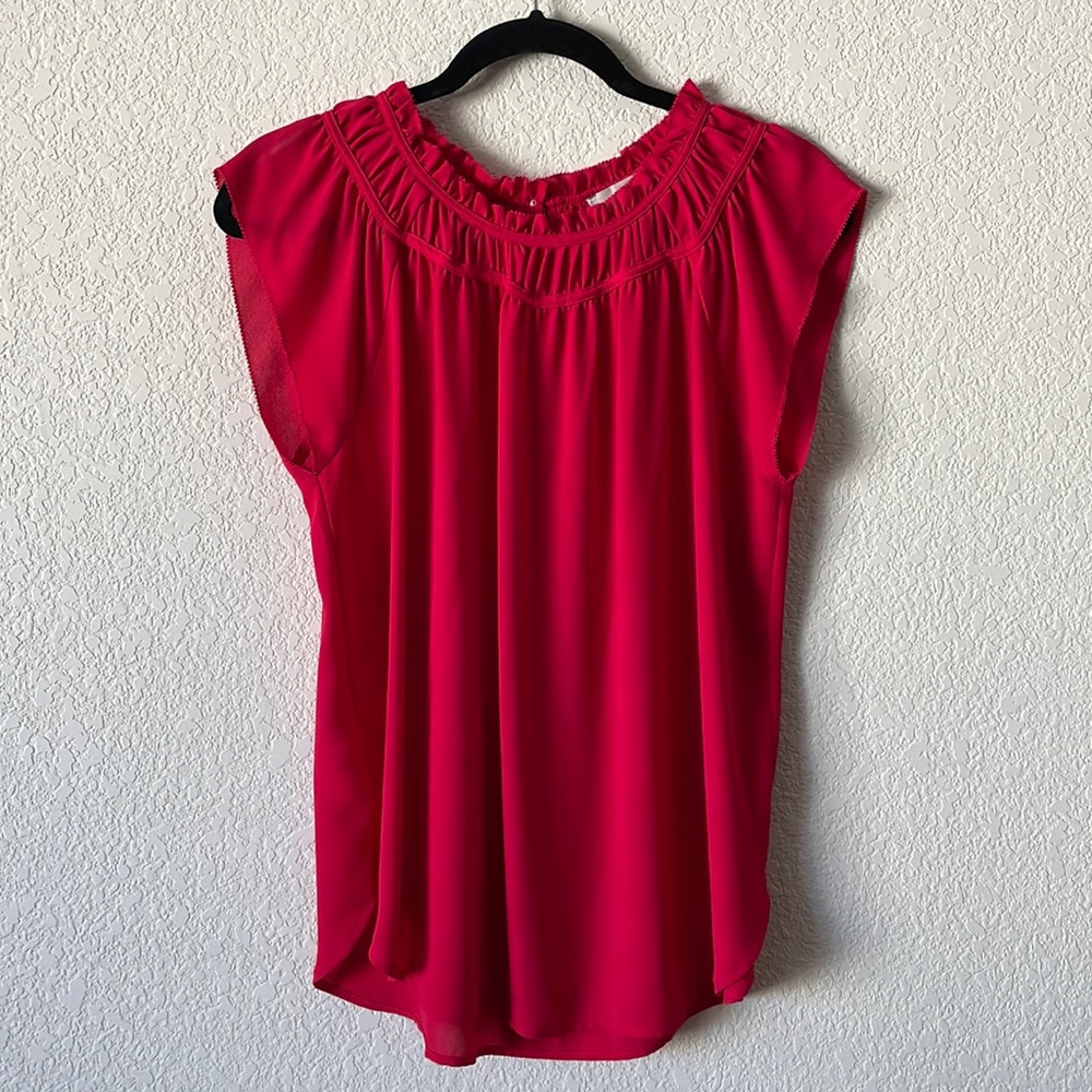 Red no sleeve top